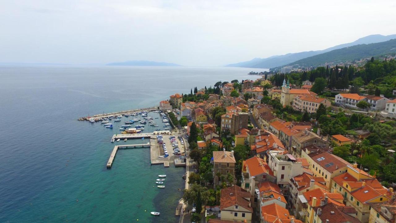Apartments Matacin With Sea View Opatija Eksteriør bilde