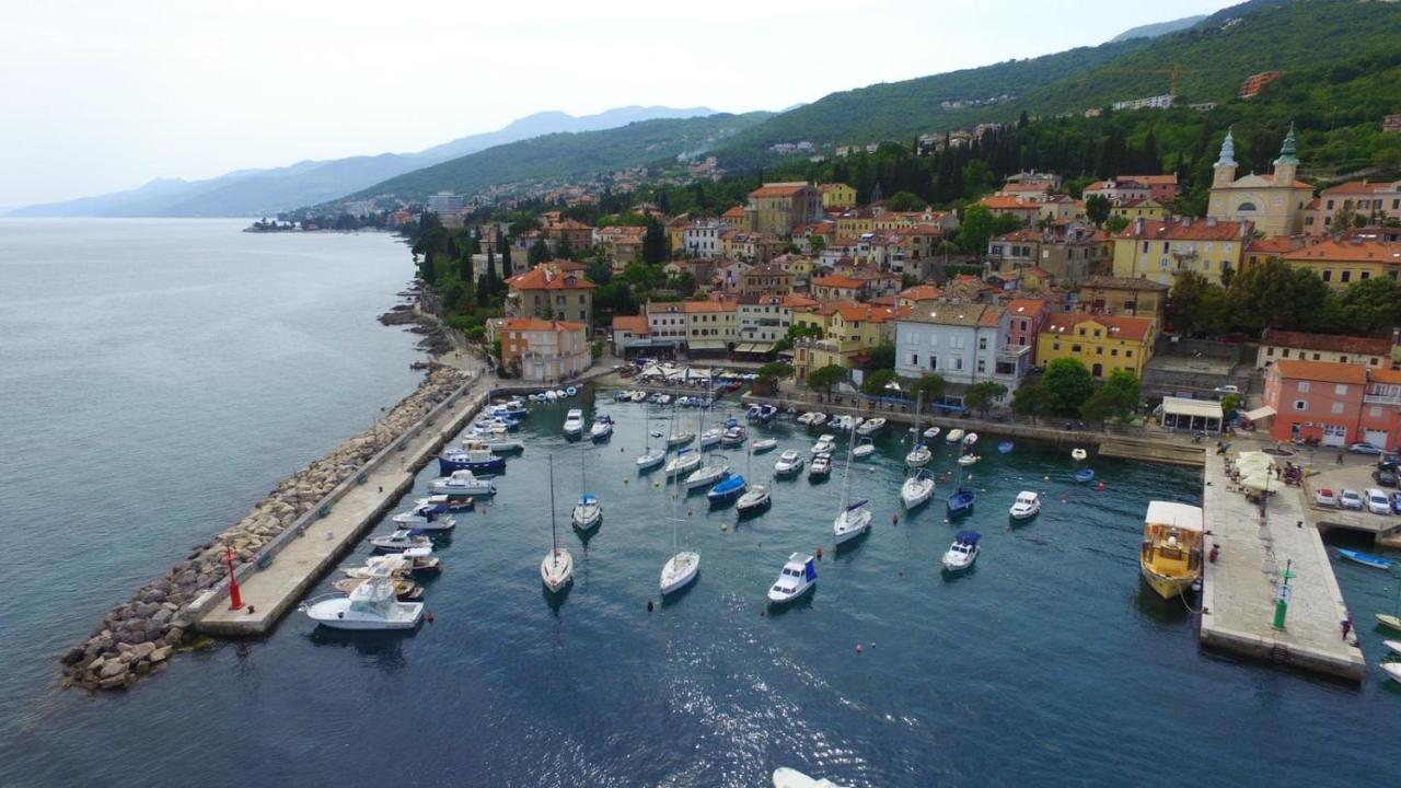 Apartments Matacin With Sea View Opatija Eksteriør bilde