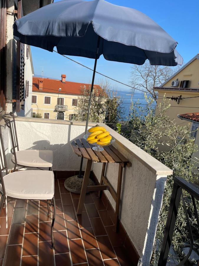 Apartments Matacin With Sea View Opatija Eksteriør bilde